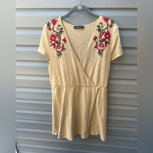 Zara Women’s Beige Embroidered dress size M